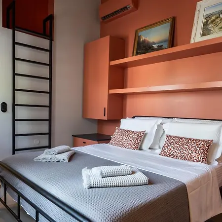 Villa Hermes In Anafiotika ! *